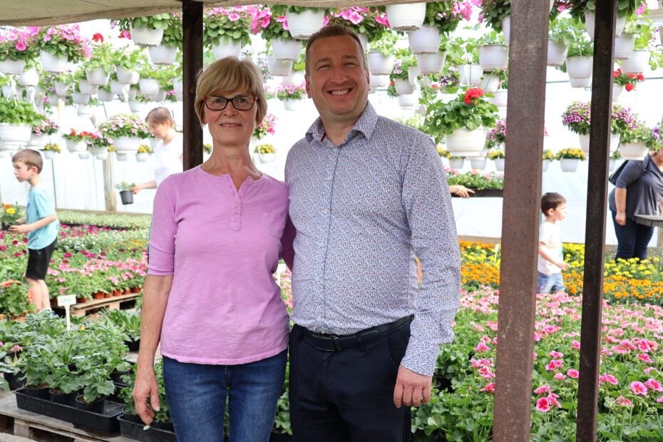 Anyák napi virágvásár – 11. alkalommal várták a lakosságot a Szendrey kertészetben