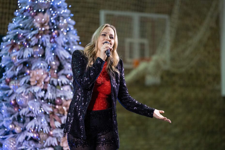 Add Tovább – Csondor Kata mesés karácsonyi koncertet adott Felsőzsolcán