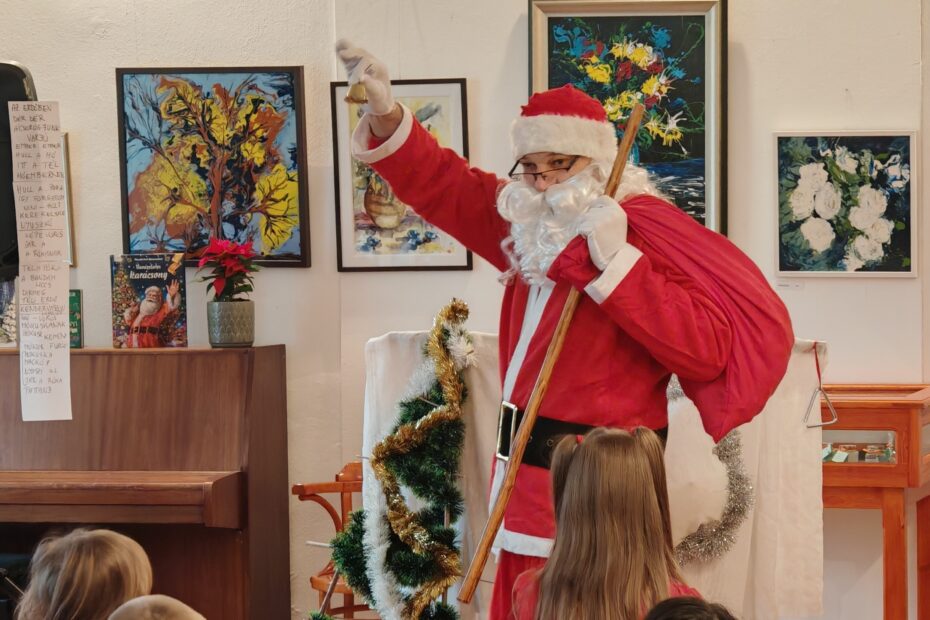A Babusgató Baba-Mama Klubban is járt a Mikulás!
