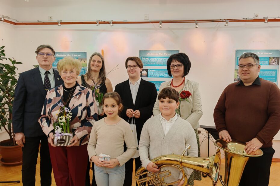 Titkos kalendárium – Megnyílt Fekete István vándorkiállítása a Bárczay-kastélyban