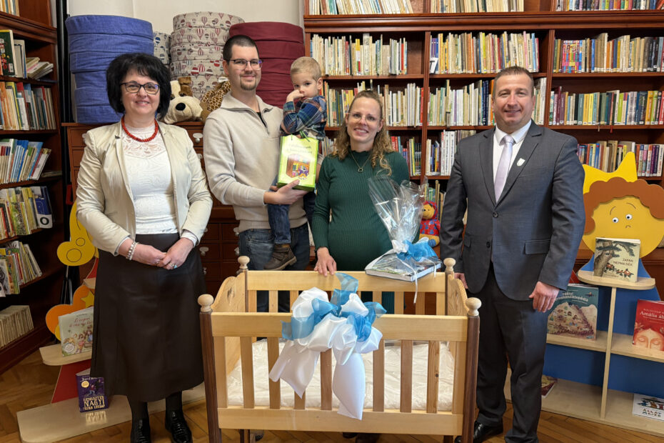 Újabb család vehette át a Vándorbölcső mozgalom egyik felsőzsolcai bölcsőjét