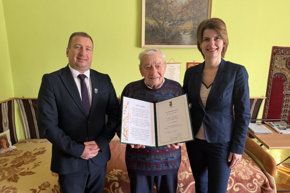 Otthonában köszöntötték 90. születésnapján Bödei Istvánt