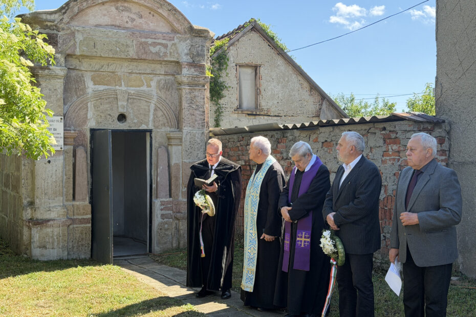 A kétszáz éve született Szathmáry Király Pálnéra emlékeztek Felsőzsolcán